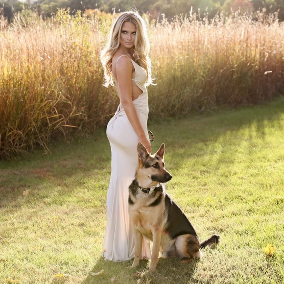 Abyss by Abby Jolie gown- like new - Picture 5 of 6